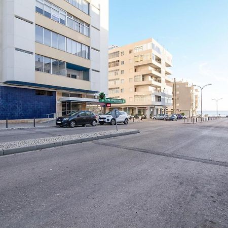 Modern Apartment By The Sea Quarteira Bagian luar foto