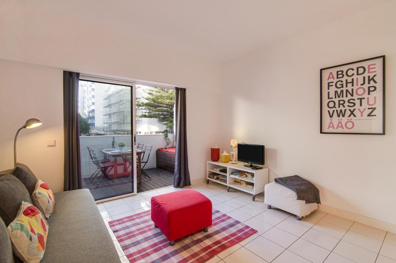 Modern Apartment By The Sea Quarteira Bagian luar foto