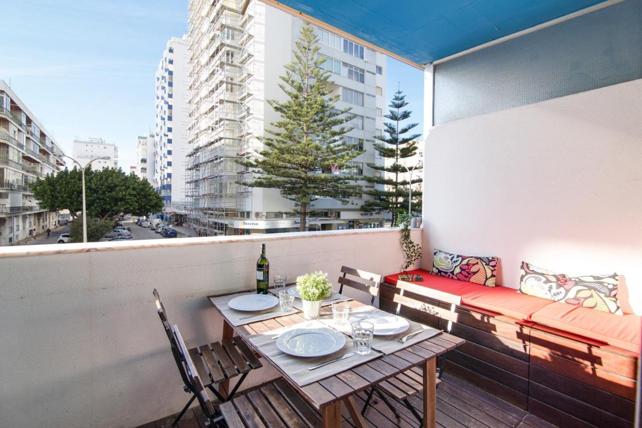 Modern Apartment By The Sea Quarteira Bagian luar foto