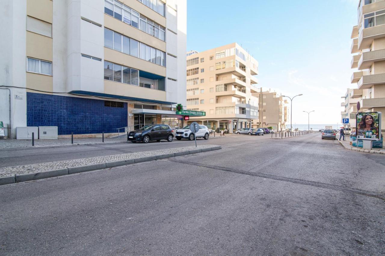 Modern Apartment By The Sea Quarteira Bagian luar foto