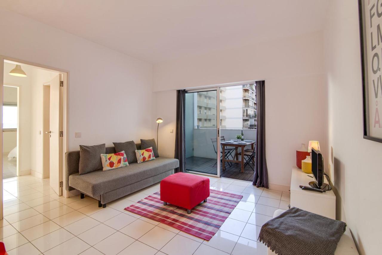 Modern Apartment By The Sea Quarteira Bagian luar foto