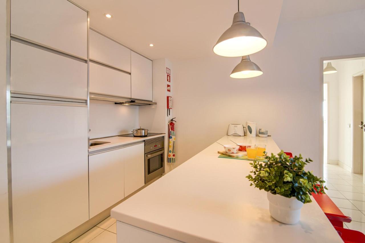 Modern Apartment By The Sea Quarteira Bagian luar foto