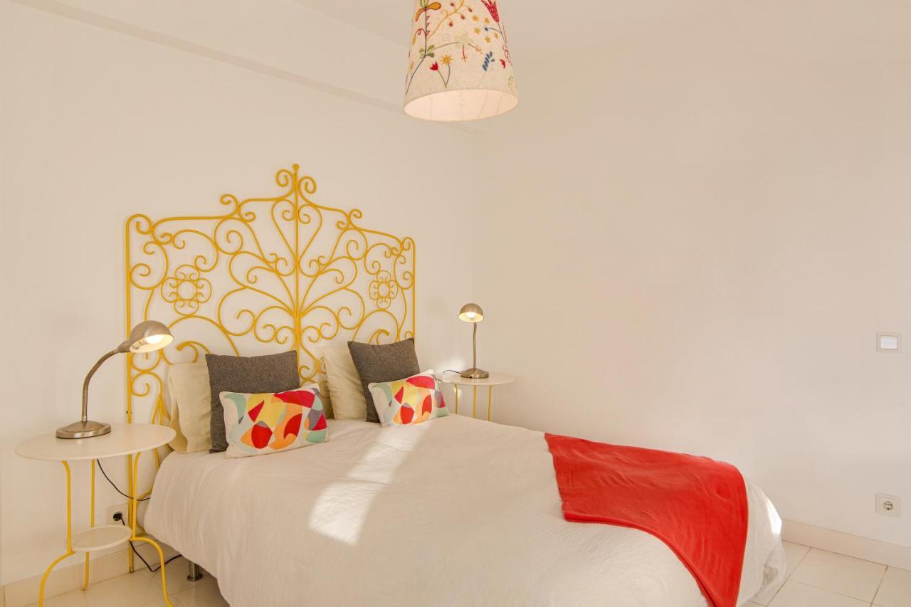 Modern Apartment By The Sea Quarteira Bagian luar foto