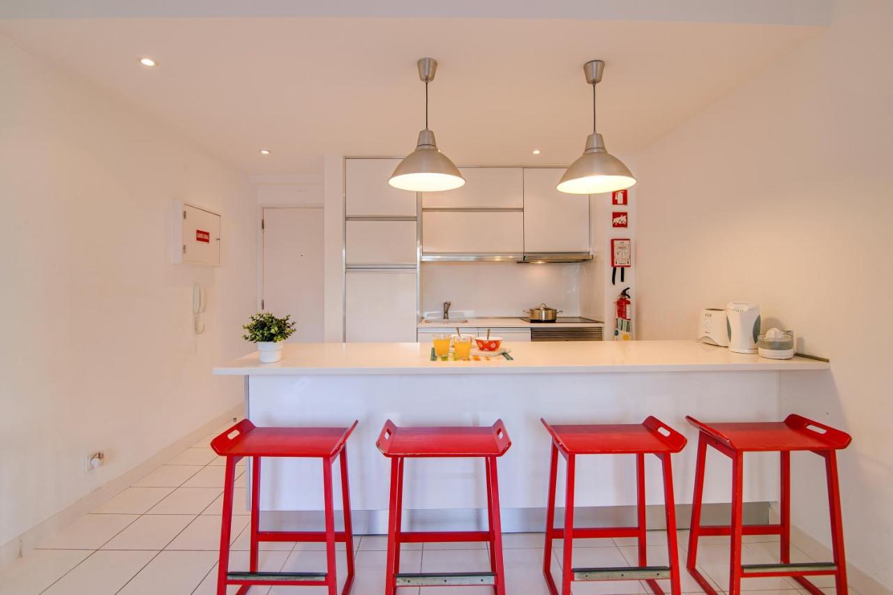 Modern Apartment By The Sea Quarteira Bagian luar foto