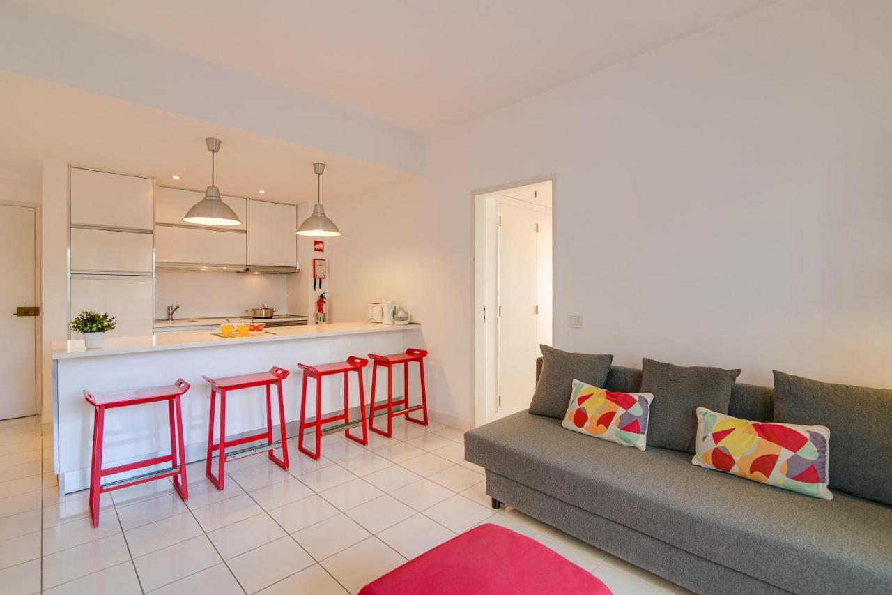Modern Apartment By The Sea Quarteira Bagian luar foto