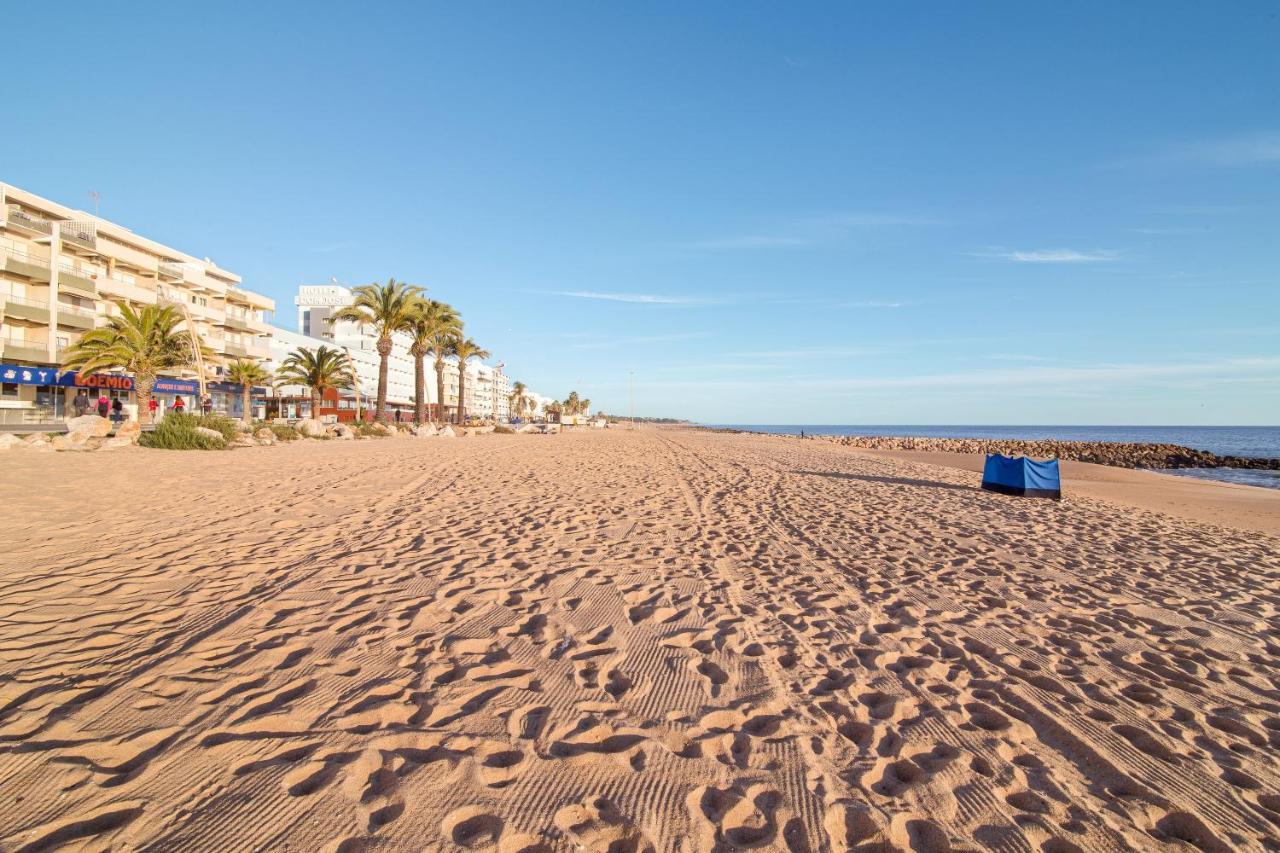 Modern Apartment By The Sea Quarteira Bagian luar foto